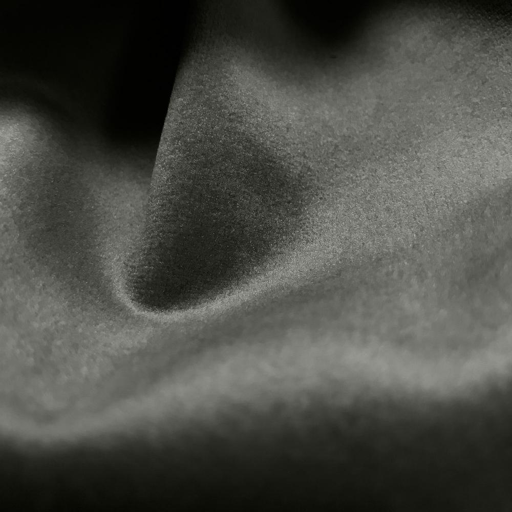 cloudsac-the-uber-pillow-memory-foam-bean-bag-velvet-graphite-grey_4